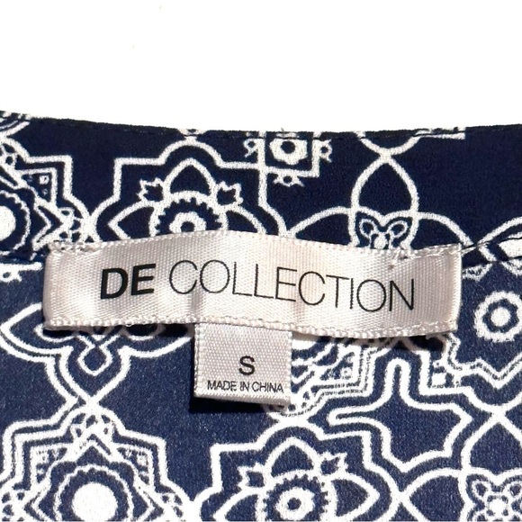 DE Collection Navy White Geo Print Popover Top Women’s S Small - Picture 2 of 9